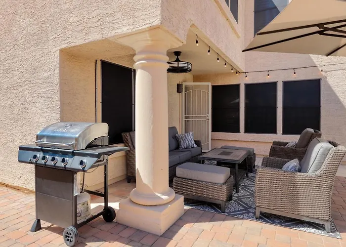 Poolside Getaway Ferienhaus *