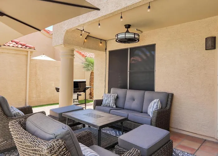 Poolside Getaway Ferienhaus *